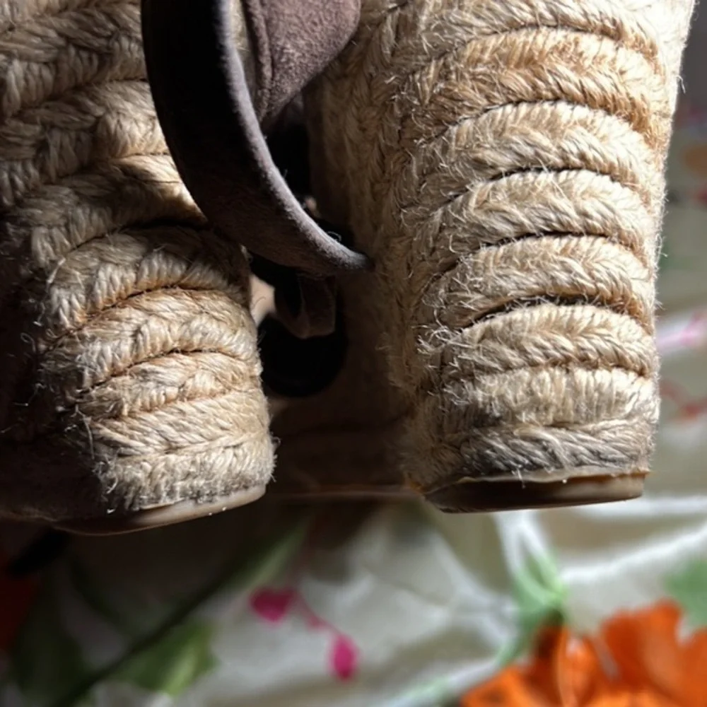 Nine West brown suede espadrille mother of pearl‎ accent open toe lace up 8